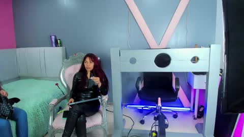  dakotha      online show from 03-04-25, 07:32