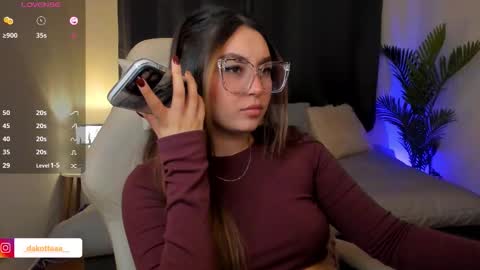 dakottaa__ online show from 11-25-25, 11:38