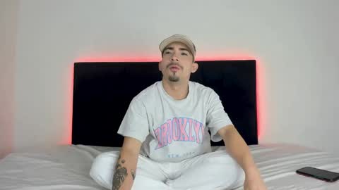     online show from 02-11-25, 02:35