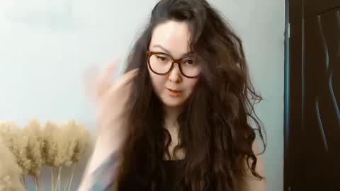 Snapshot of dalidayes chatting on 02-15-25, 06:02 Dali online show from 02-15-25, 06:02