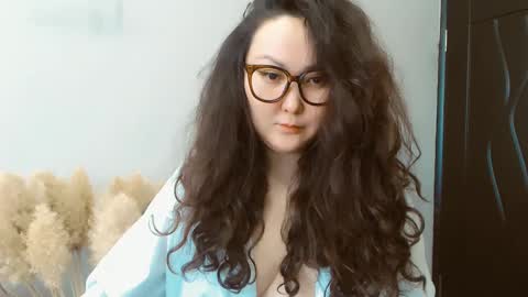 Snapshot of dalidayes chatting on 02-17-25, 07:04 Dali online show from 02-17-25, 07:04