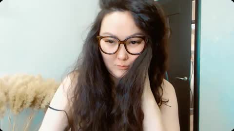 Snapshot of dalidayes chatting on 10-18-25, 06:16 Dali online show from 10-18-25, 06:16