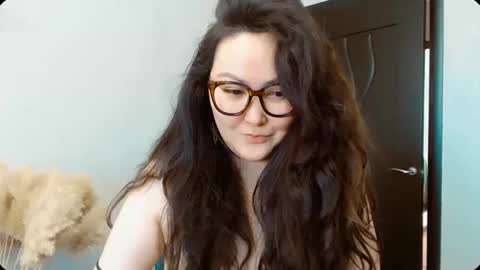 Snapshot of dalidayes chatting on 10-21-25, 07:20 Dali online show from 10-21-25, 07:20