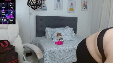 Dalila online show from 10-20-25, 01:44