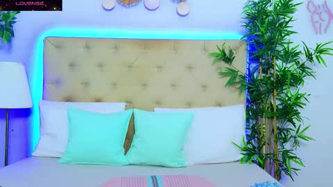 daliyaa_ online show from 11-25-25, 01:11