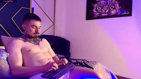 Dallas whitee online show from 03-12-26, 07:31