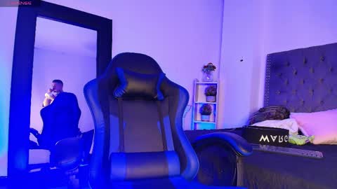 Dallas whitee online show from 04-04-26, 07:33