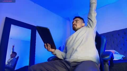 Dallas whitee online show from 04-05-26, 12:46