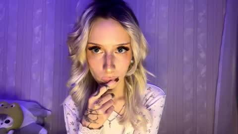 Snapshot of dallaspember chatting on 12-15-25, 02:10 dallaspember online show from 12-15-25, 02:10