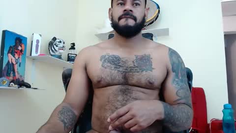 Snapshot of damian64436171 chatting on 11-14-25, 05:22 damian64436171 online show from 11-14-25, 05:22