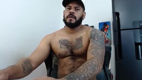 Snapshot of damian64436171 chatting on 11-17-25, 05:52 damian64436171 online show from 11-17-25, 05:52