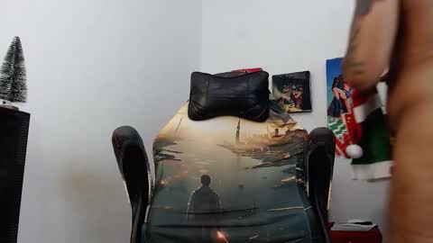 Snapshot of damian64436171 chatting on 12-15-25, 04:17 damian64436171 online show from 12-15-25, 04:17