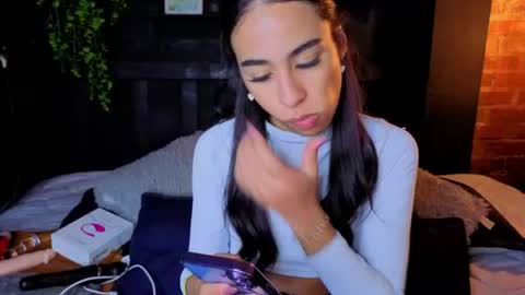 Snapshot of damian_n_lissa chatting on 06-26-26, 01:10 damian_n_lissa online show from 06-26-26, 01:10