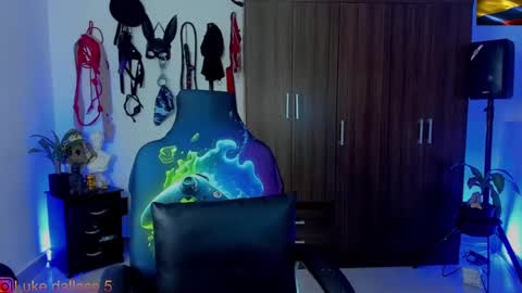 Snapshot of damian_torner chatting on 01-19-25, 10:50 Damian torner online show from 01-19-25, 10:50