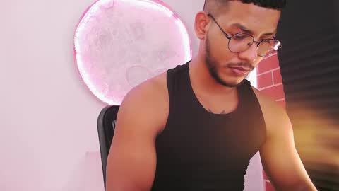 instagram damiannreed. online show from 12-17-24, 02:11