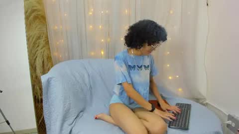 Snapshot of damianna_ chatting on 06-23-26, 11:52 Damiana online show from 06-23-26, 11:52
