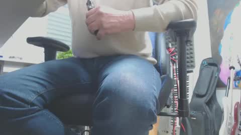 Snapshot of damien_000 chatting on 12-02-24, 07:25 Ray online show from 12-02-24, 07:25