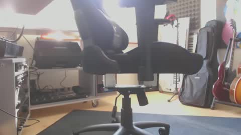 Snapshot of damien_000 chatting on 03-04-25, 11:08 Ray online show from 03-04-25, 11:08