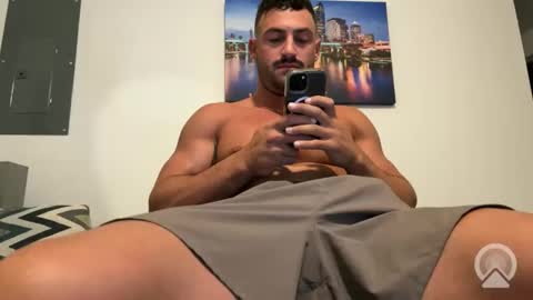 Snapshot of damnimhandsome25 chatting on 11-10-25, 11:20 Clyde online show from 11-10-25, 11:20