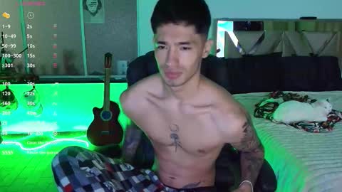 Snapshot of damon_333 chatting on 11-08-25, 03:50 Damon online show from 11-08-25, 03:50