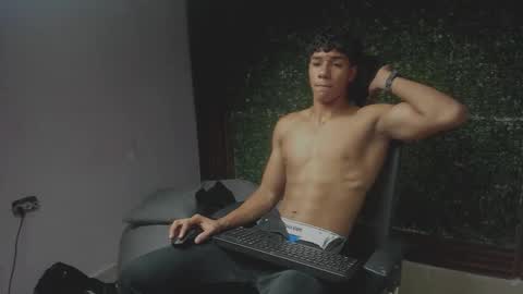 Snapshot of damon_sw chatting on 11-30-25, 05:39 damon online show from 11-30-25, 05:39