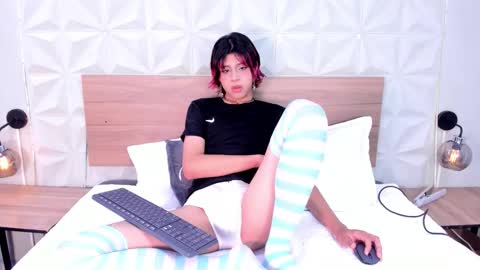 D A N online show from 11-25-25, 01:05