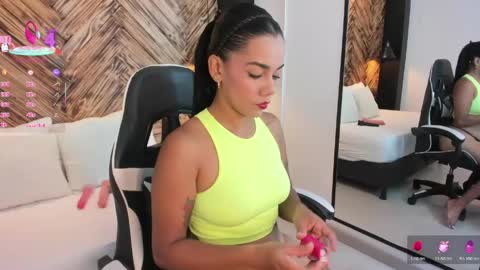 D A N A  online show from 04-18-26, 12:20