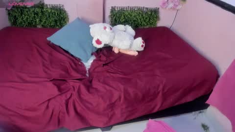 I am Dana  Check mi profile online show from 12-19-25, 12:23