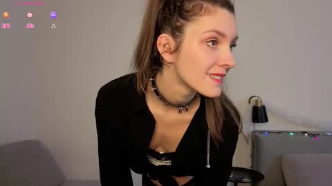 Snapshot of danaaddams chatting on 12-20-25, 09:33 danaaddams online show from 12-20-25, 09:33