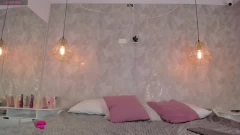    online show from 11-25-25, 08:53