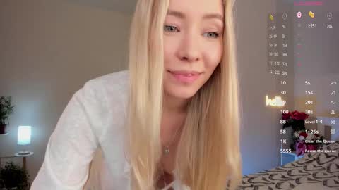 Snapshot of danabananaa chatting on 10-10-25, 09:36 Dana online show from 10-10-25, 09:36