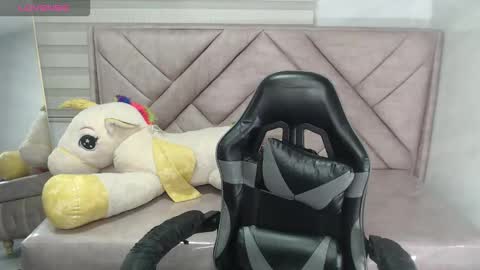 Danatella  online show from 09-21-25, 01:35