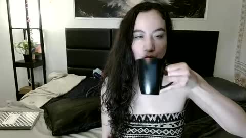 Snapshot of dandykitty chatting on 01-29-25, 05:40 Lea lei-a online show from 01-29-25, 05:40