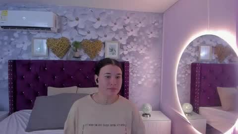 Snapshot of danee_19 chatting on 02-15-25, 11:39 Daniela online show from 02-15-25, 11:39