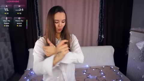 Asha online show from 12-15-25, 05:12