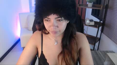 Snapshot of dangel_noir6 chatting on 09-29-25, 11:48 Veronica online show from 09-29-25, 11:48