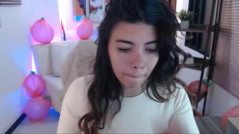 Snapshot of dangel_noir6 chatting on 10-20-25, 11:21 Veronica online show from 10-20-25, 11:21