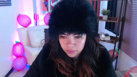 Veronica online show from 10-24-25, 10:55