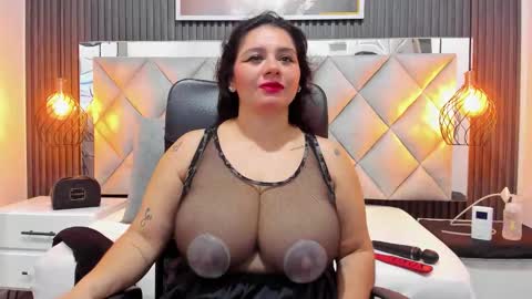 dani_boobs_milk online show from 12-20-25, 04:41