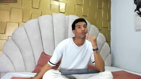 Daniel  online show from 10-21-25, 02:23