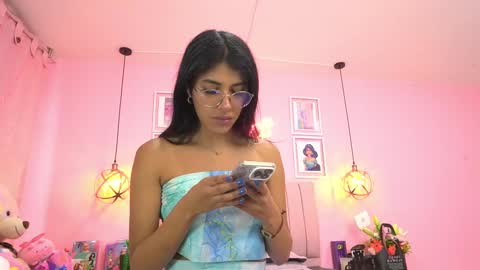 Snapshot of dani_parkerr chatting on 03-11-25, 04:18 online show from 03-11-25, 04:18