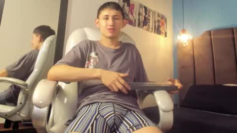 Snapshot of dani_swagger chatting on 02-10-26, 07:29 Thiago online show from 02-10-26, 07:29