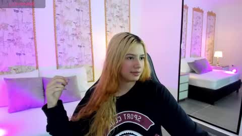 D A N I A online show from 11-01-25, 02:02