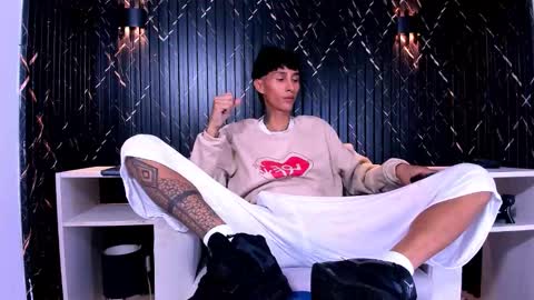 Daniel Delux  online show from 10-22-25, 04:35