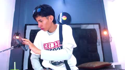 Daniel Delux  online show from 11-25-25, 11:10