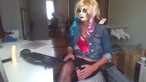 newcumer online show from 12-06-24, 09:54