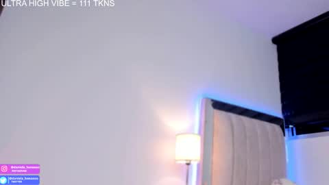  independent model   online show from 10-07-25, 11:24