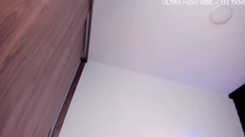  independent model   online show from 10-16-25, 11:17