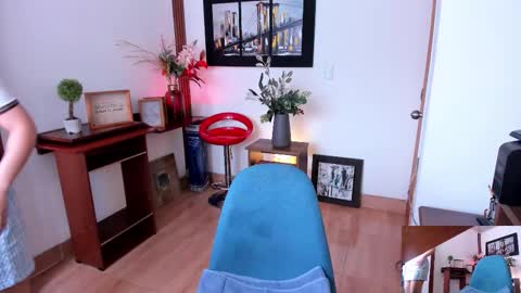 Snapshot of daniela_martinnez chatting on 12-02-25, 07:31 Daniela online show from 12-02-25, 07:31