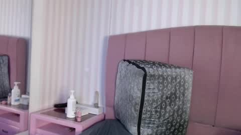 Snapshot of danielaa_a chatting on 02-10-25, 12:19 Daniela online show from 02-10-25, 12:19